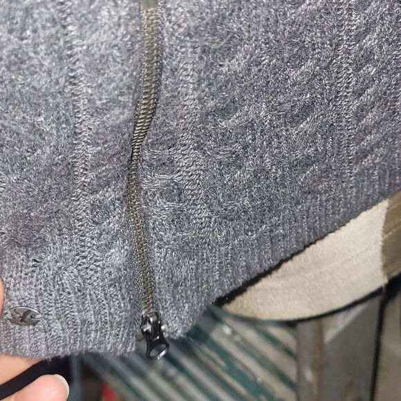 American Eagle Women's Cable Knit Sweater Size Large Gray Pullover Side Zippers - Picture 3 of 5